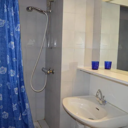 A 50m De La Avec Terrasse Et Lave-linge - Fr-1-225c-461 Apartman
