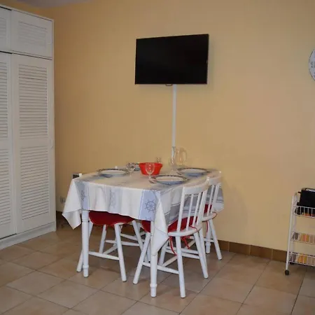 4 Pers, Proche Plage, Vue Rue Et Montagne - Fr-1-225c-461 Banyuls-sur-Mer